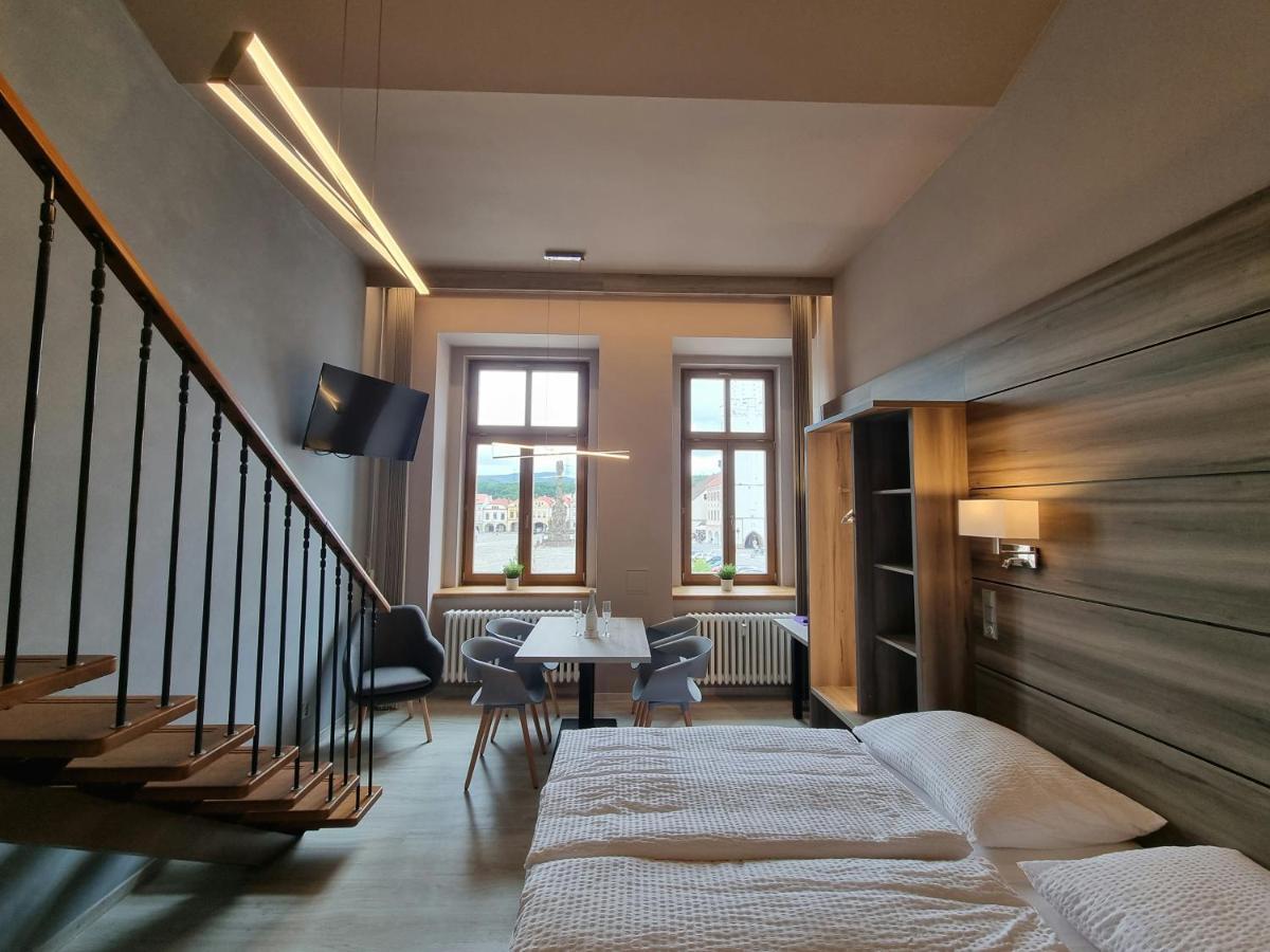 Apartmany Etenia Kadan Exterior photo